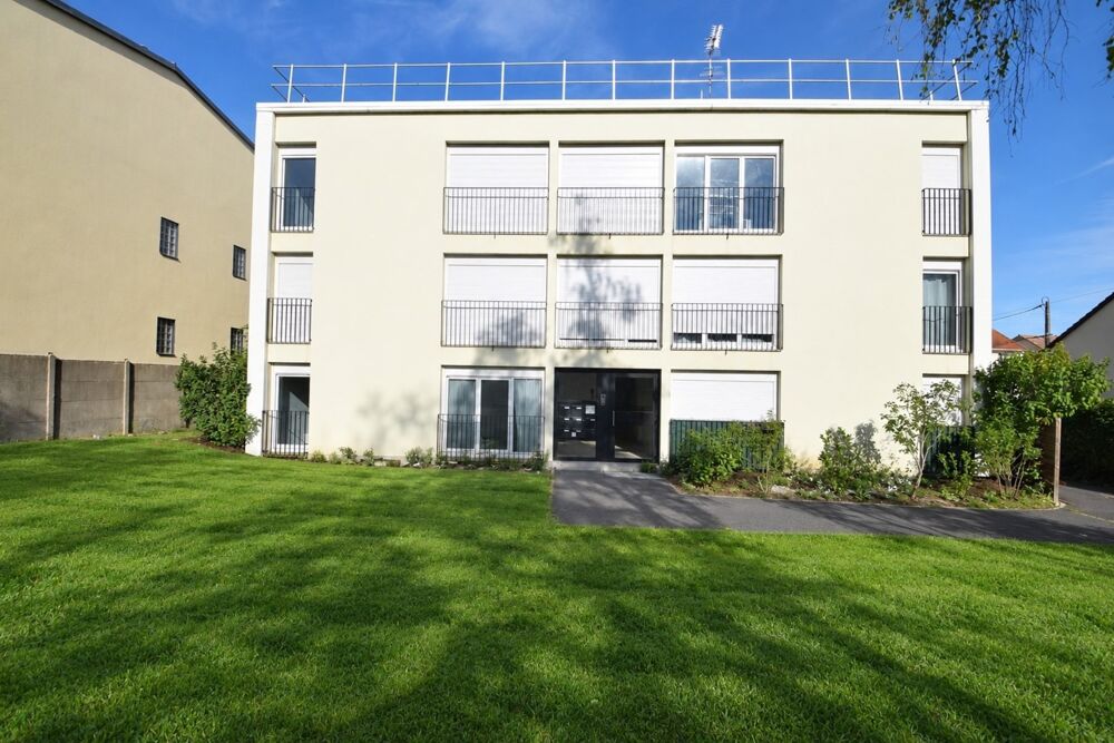 Vente Appartement Appartement à vendre 3 pièces ACHERES (78), en hypercentre un 3 pièces avec cave et parking dans un parc arboré Acheres