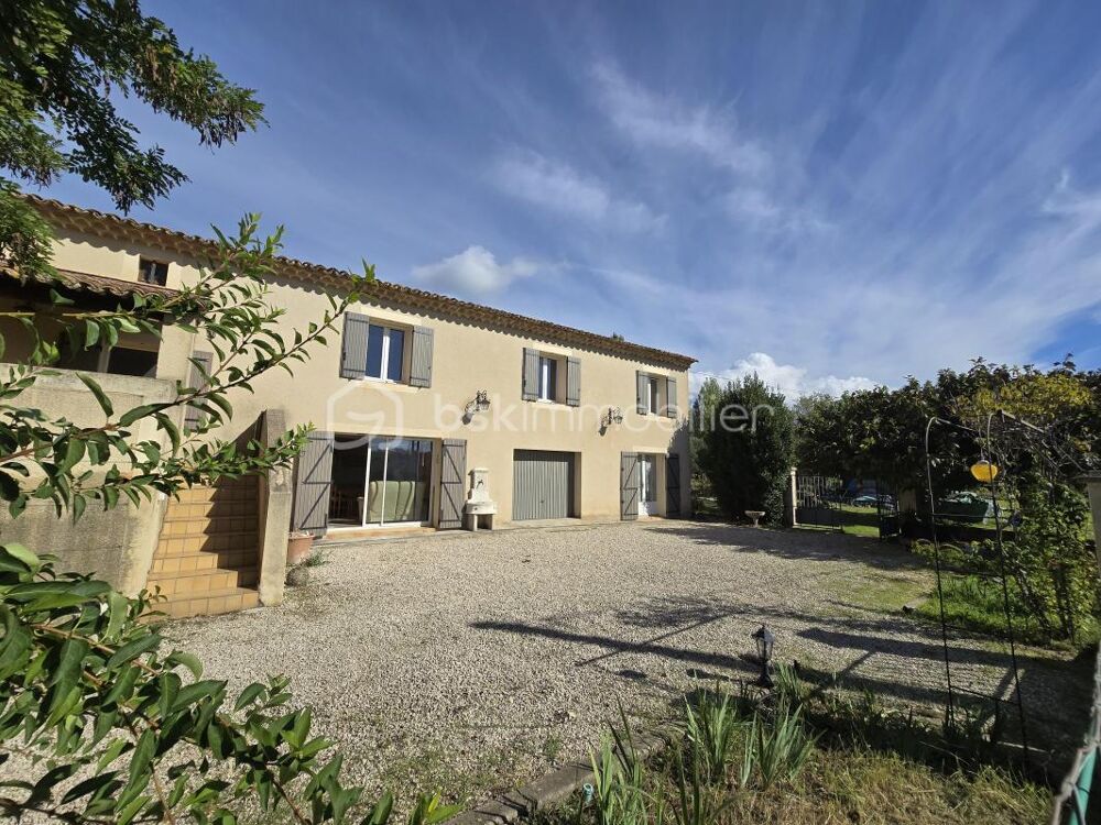 À vendre, ancien corps de ferme à Puyvert, près de Lourmarin