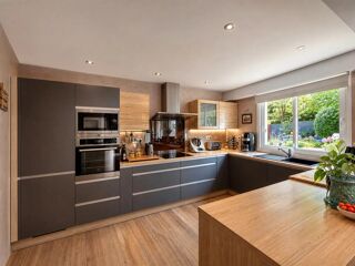  Maison à vendre 7 pièces 233 m²