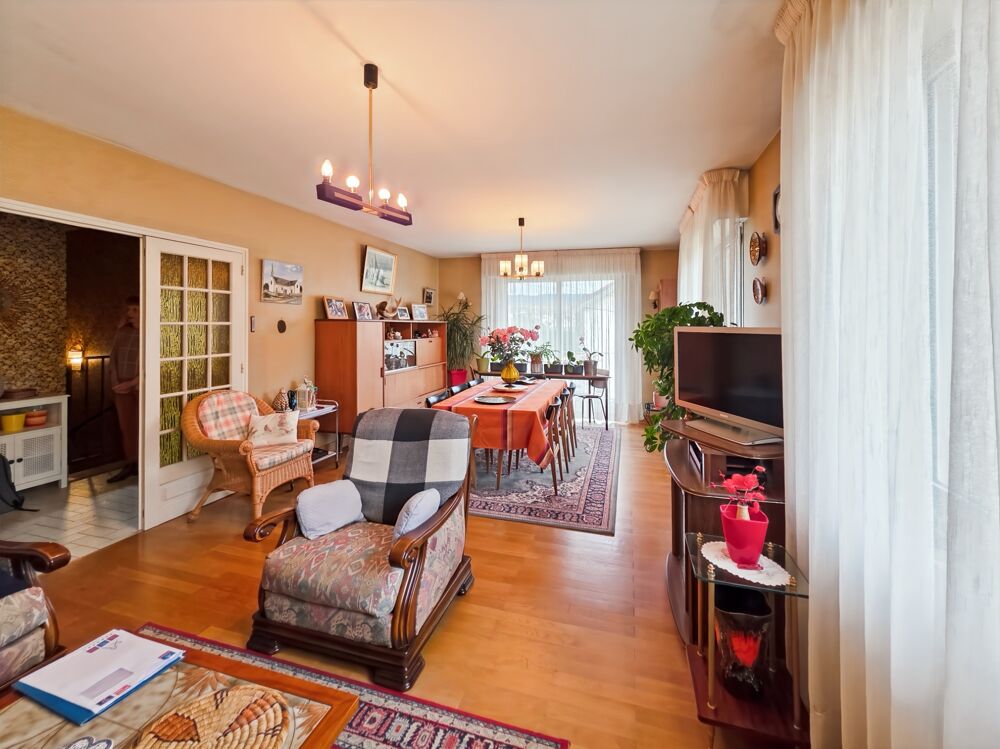 Vente Maison Maison indépendante avec beaux volumes et extérieur sans vis-à-vis à LONS LE SAUNIER (39) Lons le saunier