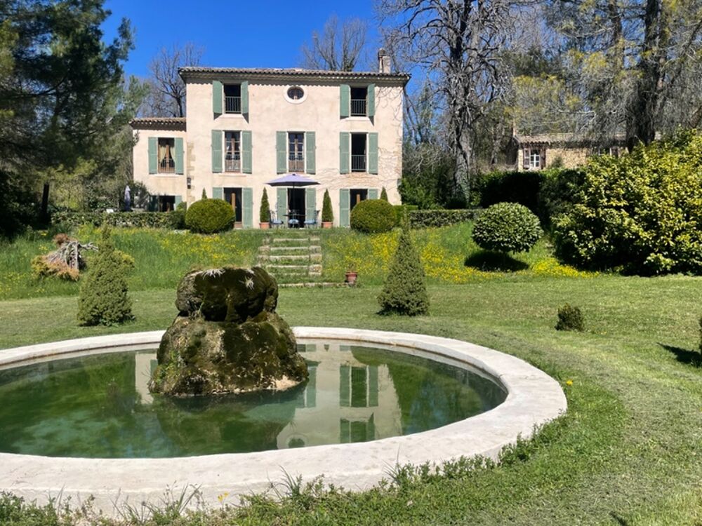 Maison de Maître 10 pièces sur 3 hectares proche Manosque , entre campagne et champs de lavandes
