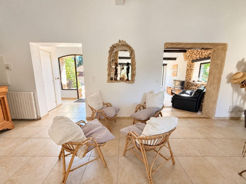 Vente Maison Maison de 170 m2 et maison de 70 m2, piscine, jardin 4230 m2 LAURIS (84) Lauris