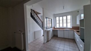  Maison à louer 4 pièces 83 m² Compiegne