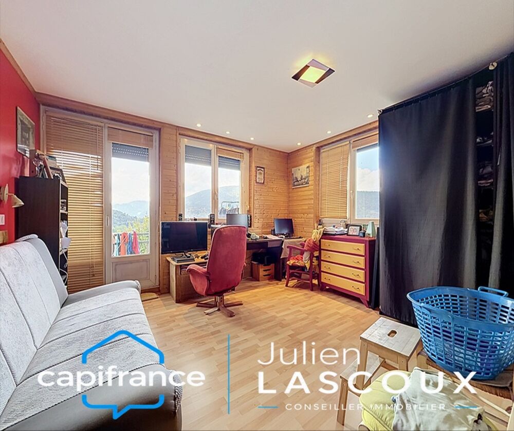 Vente Appartement VILLARD DE LANS (38) Spacieux appartement familial avec balcon et fort potentiel d'aménagement Villard de lans