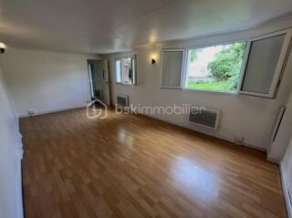  Immeuble à vendre 15 + pièces 372 m²
