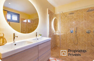  Propriété/château à vendre 6 pièces 202 m²
