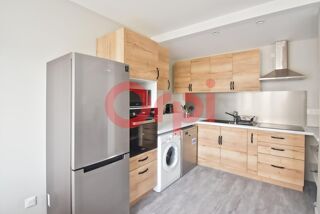  Appartement à louer 5 pièces 82 m²