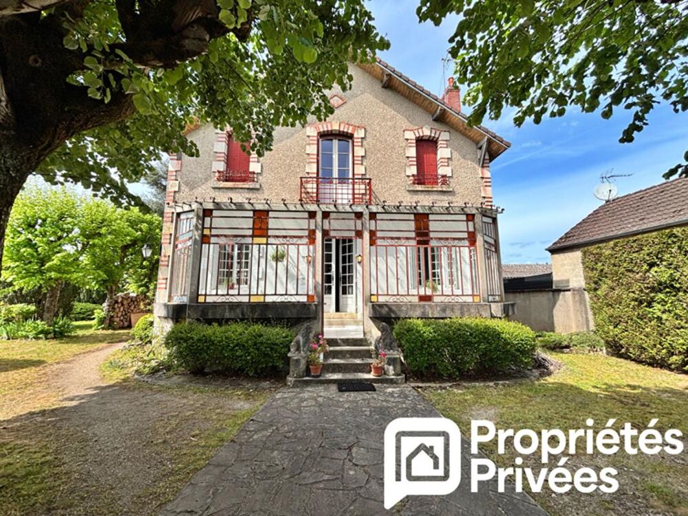 Maison de caractère 185 m² à Mehun-sur-Yèvre (18500)