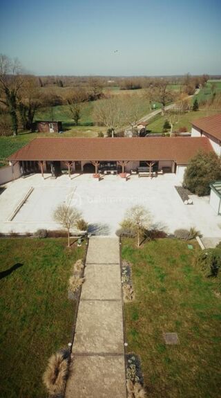  Propri�t�/ch�teau � vendre 15 + pi�ces 3000 m�