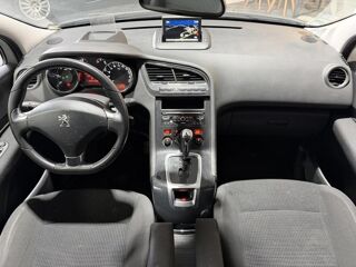 5008 I Phase 2 (T87) 1.6 e-HDi EAT6 120 cv Bo&icirc;te auto ALLURE 2016 occasion 85190 Venansault