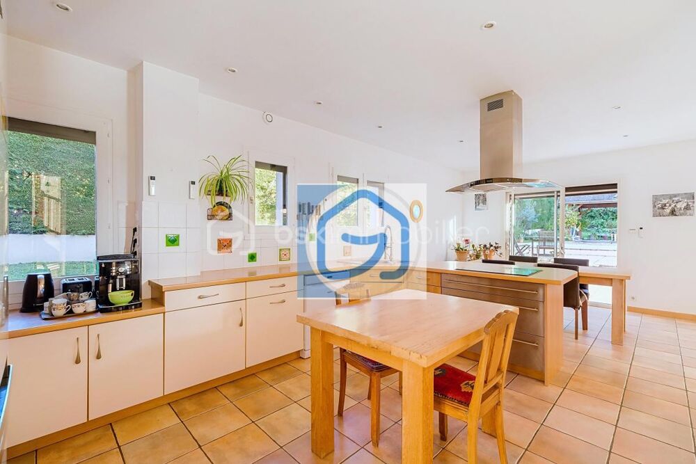 Vente Maison Belle maison familiale avec piscine et une annexe – Quartier Mozas à Bourgoin-Jallieu Bourgoin jallieu