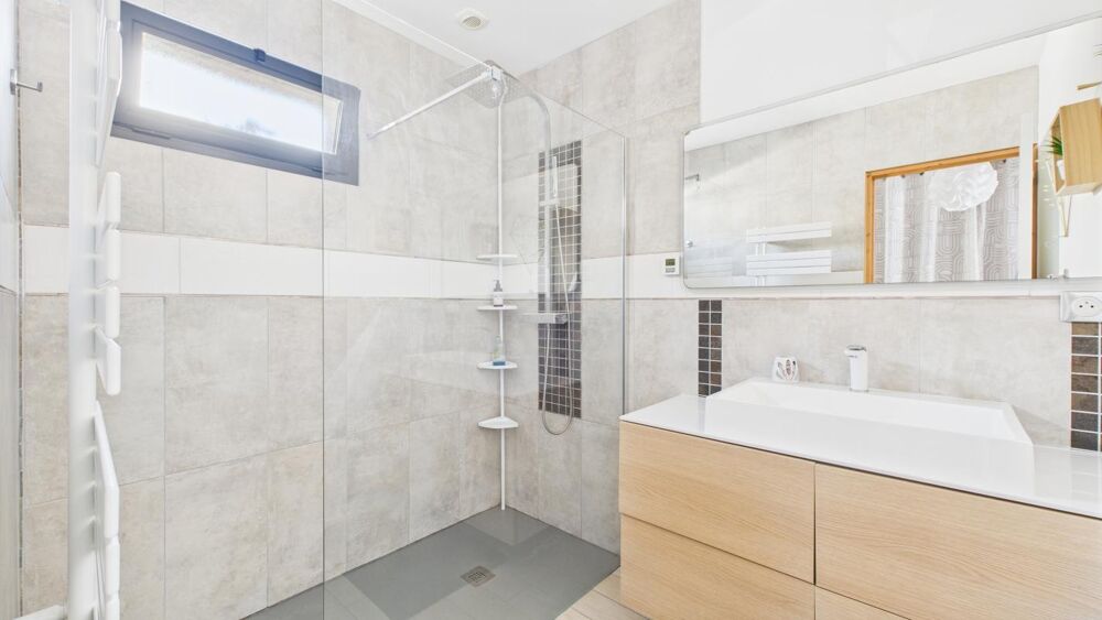 � vendre  Maison Saint-Georges-les-Bains (07800)