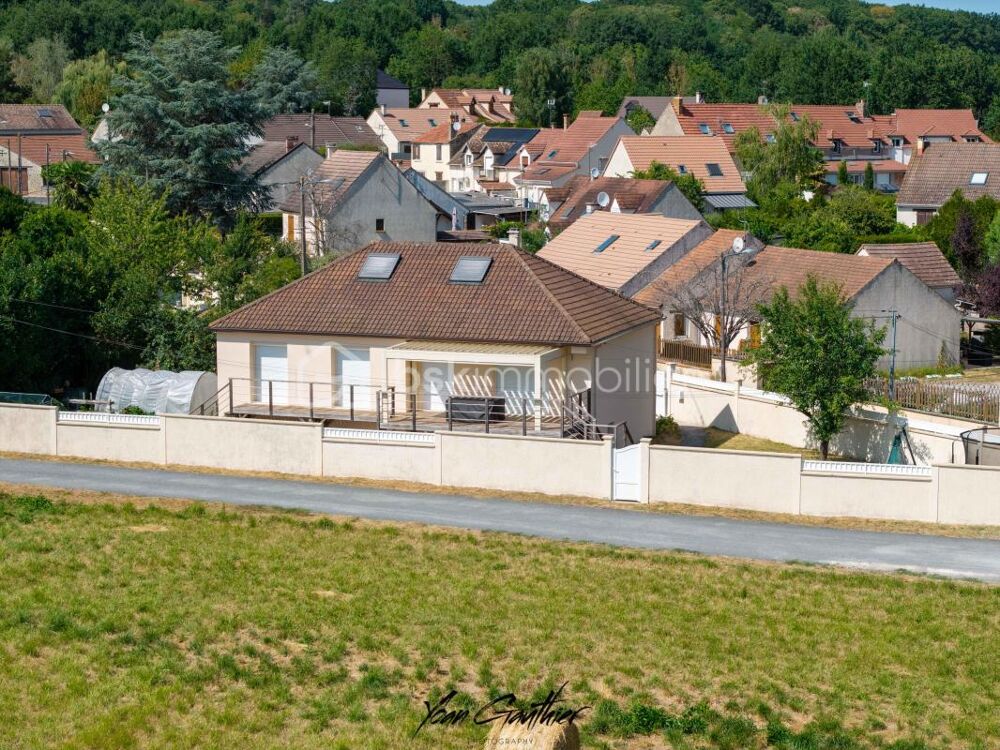 Vente Maison Maison familiale rénovée – 5 chambres – Sous-sol total – Vue sur les champs et la forêt Bruyeres le chatel