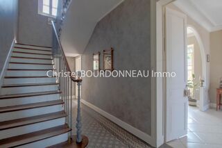  Maison  vendre 9 pices 201 m