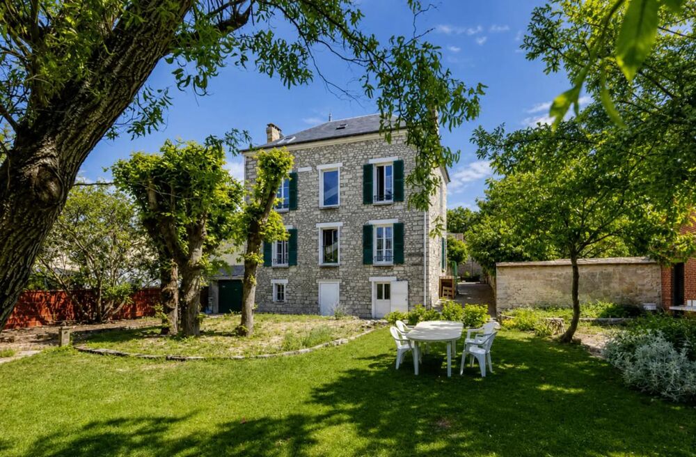 PROPRIÉTÉ 2 MAISONS GRAND JARDIN GARE A PIED 191m²+206m²