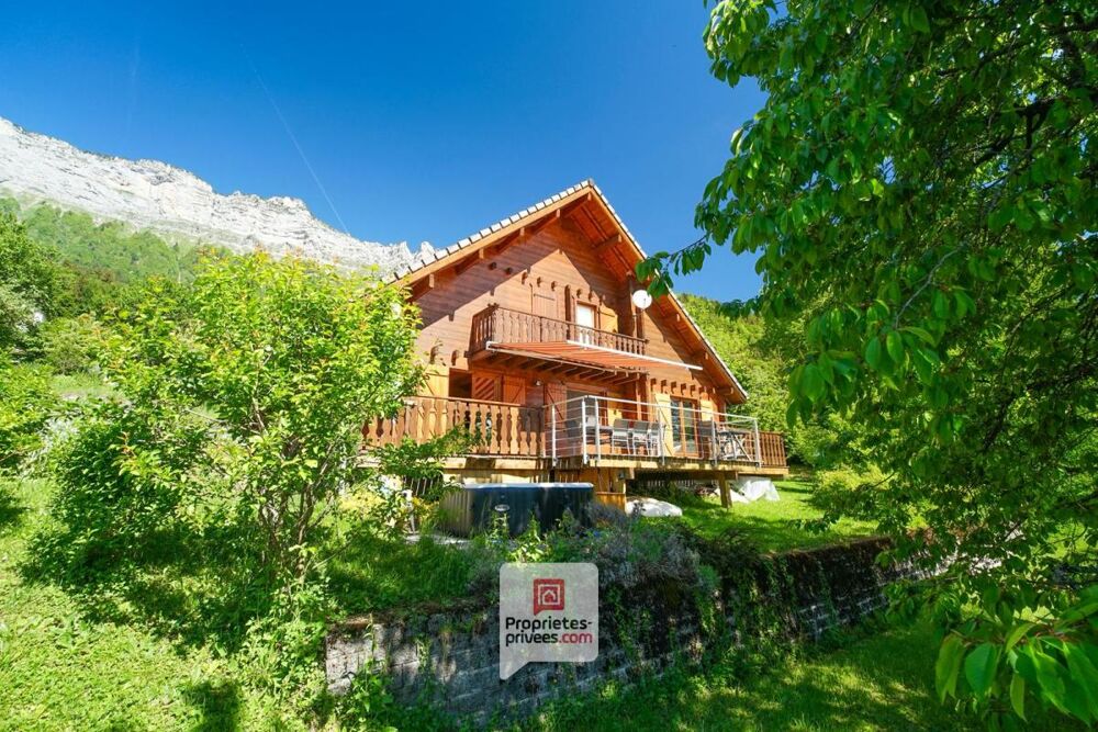 Plateau des Petites Roches (38660) - Chalet T6 en madriers + studio + carport + jardin
