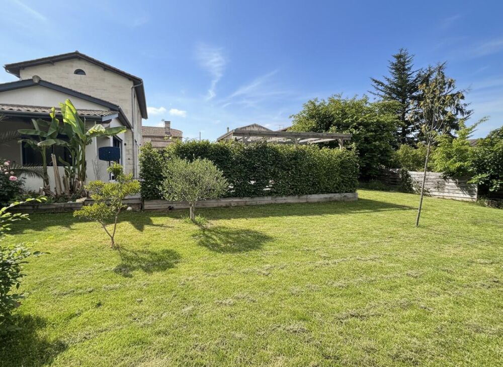 Maison 6 pièces 156 m² · à Galgon · 156 m² · 389 500 €