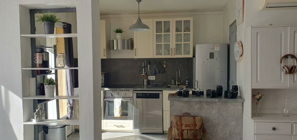 Vente Appartement Appartement Cogolin 3 pièce(s) 56.74 m2 Coup de Coeur dans quartier résidentiel  sécurisé avec place de parking situé en rez de Cogolin