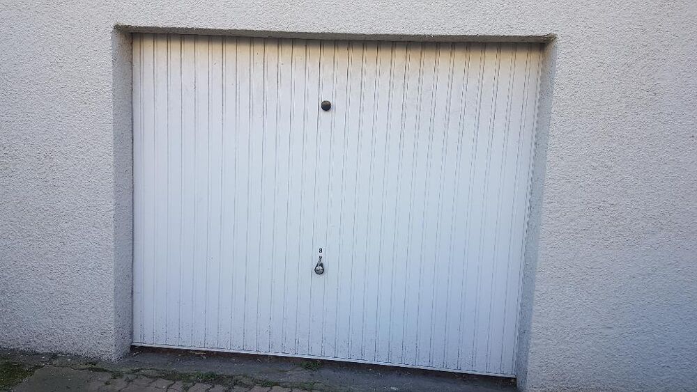 Location Parking/Garage Garage dans petit immeuble prés du centre ville Agde