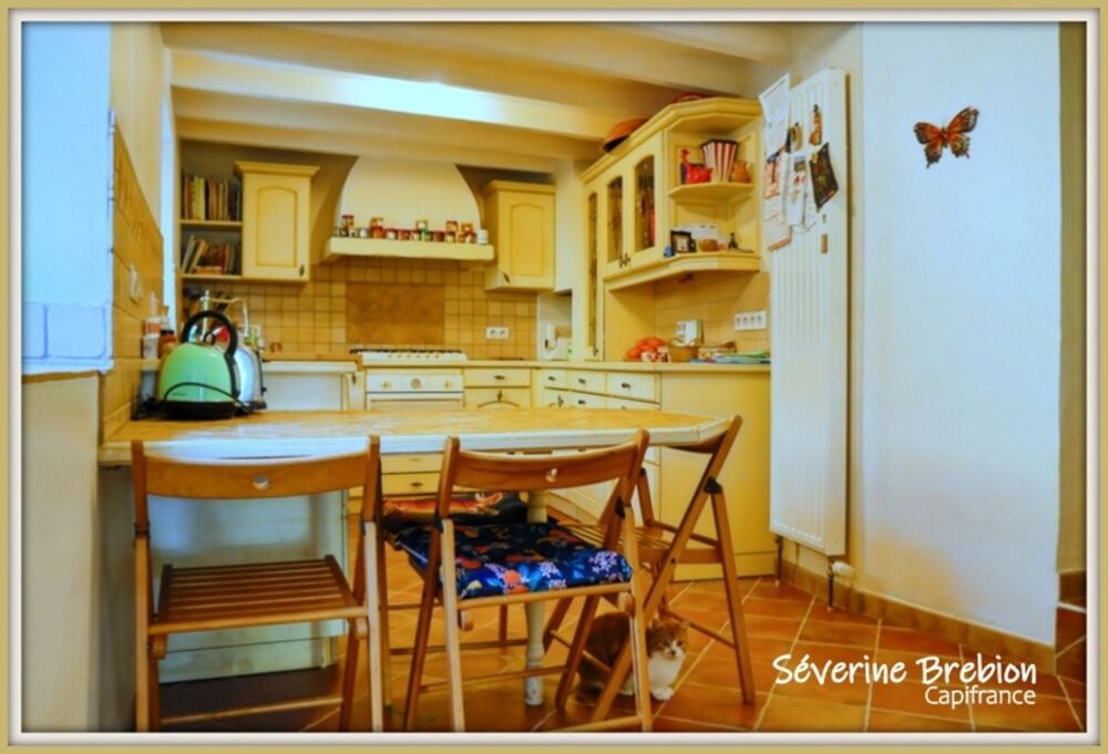 Vente Maison ? Maison rénovée en pierre de 166 m², 4 chambres, vaste séjour, dépendance, assainissement OK, avec ancien moulin et terrain de Saint remy sur durolle