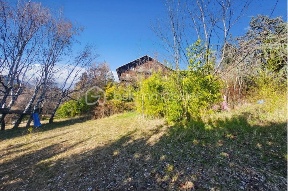 Vente Propriété/Château ***Opportunité rare pour investisseurs *-*vaste bâtisse de caractère à Embrun-*** Embrun