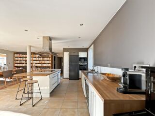  Propriété/château à vendre 6 pièces 219 m²