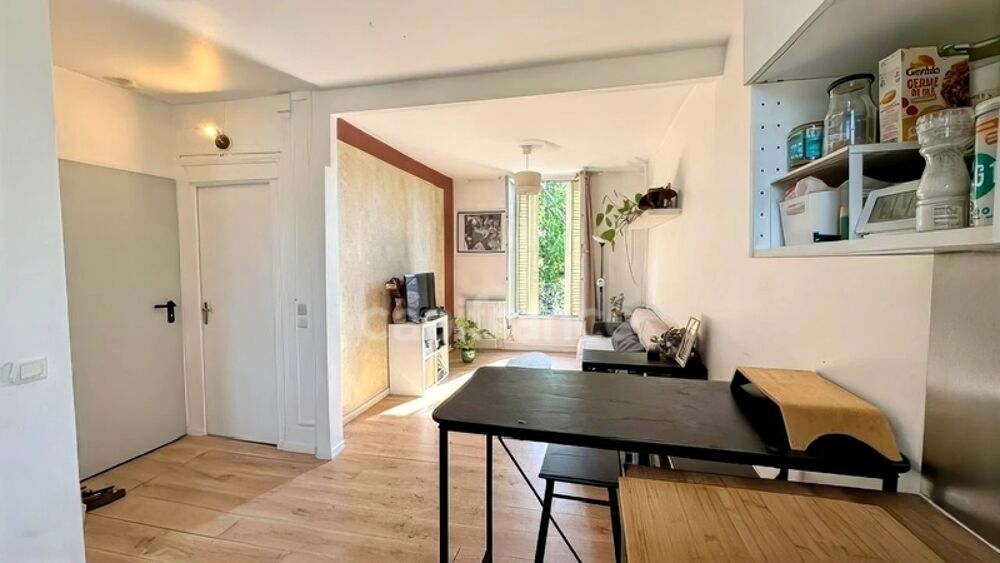 Charmant T2 traversant avec jardin privatif  À 5 minutes à pied du RER A de NEUILLY PLAISANCE (93)