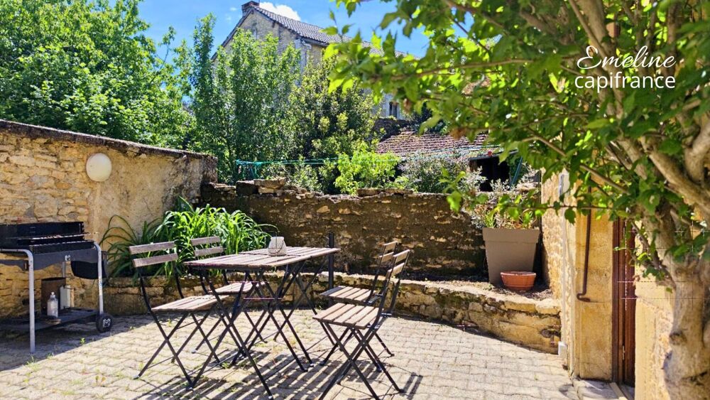 Maison de village de caractère  XIIIe siècle  terrasse  Périgord Noir