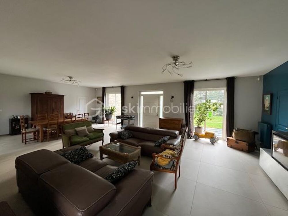 Vaste Maison d'Architecte dans un domaine prisé