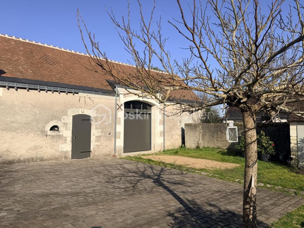 Corps de ferme rénové avec garage, hangar et dépendances sur près de 4 000m2 - Cadre champêtre