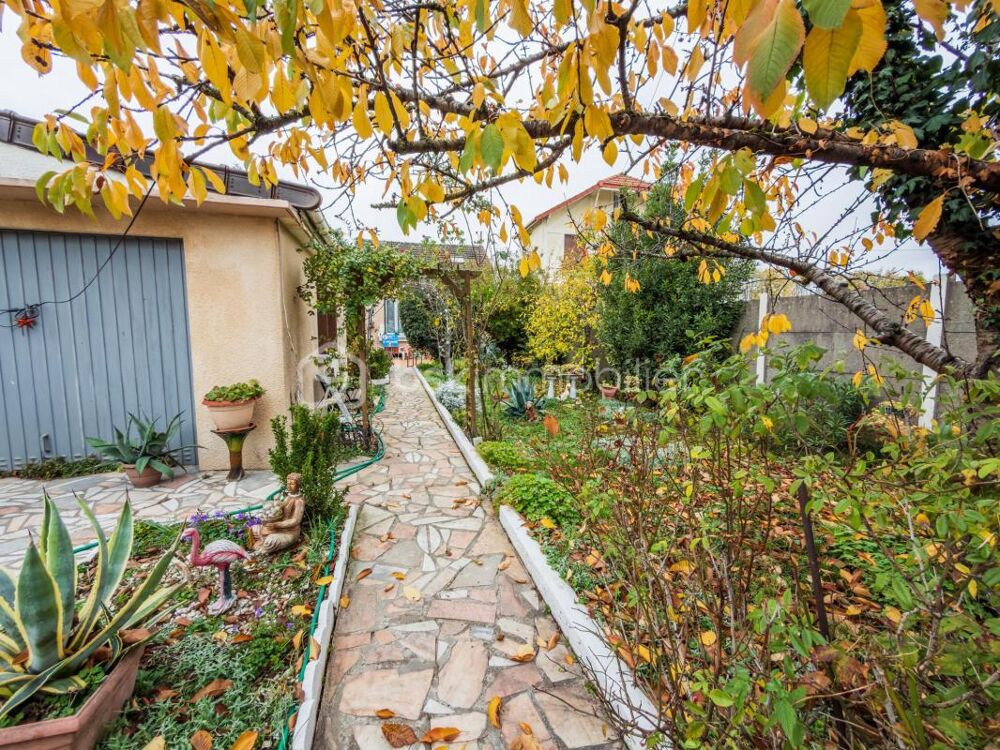 Villeneuve-Saint-Georges - Maison familiale avec Studio indépendant et Jardin !