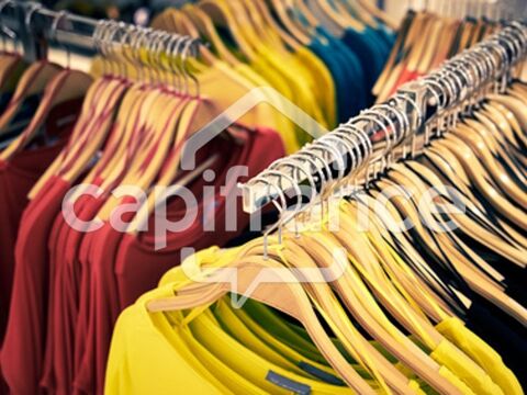 Saint-L&ocirc;, rue pi&eacute;tonne, fonds de commerce v&ecirc;tements et murs commerciaux !!! 280000 50000 Saint lo