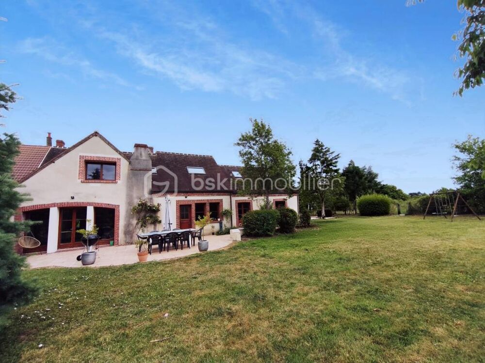 DEMEURE DE CARACTÈRE DE 254 M² SUR PLUS DE 5 000 M² DE TERRAIN