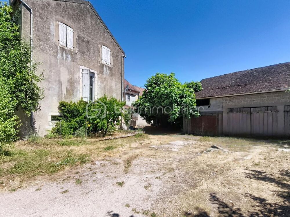 MAISON A RENOVER EN DEUX PARTIES AVEC TERRAIN