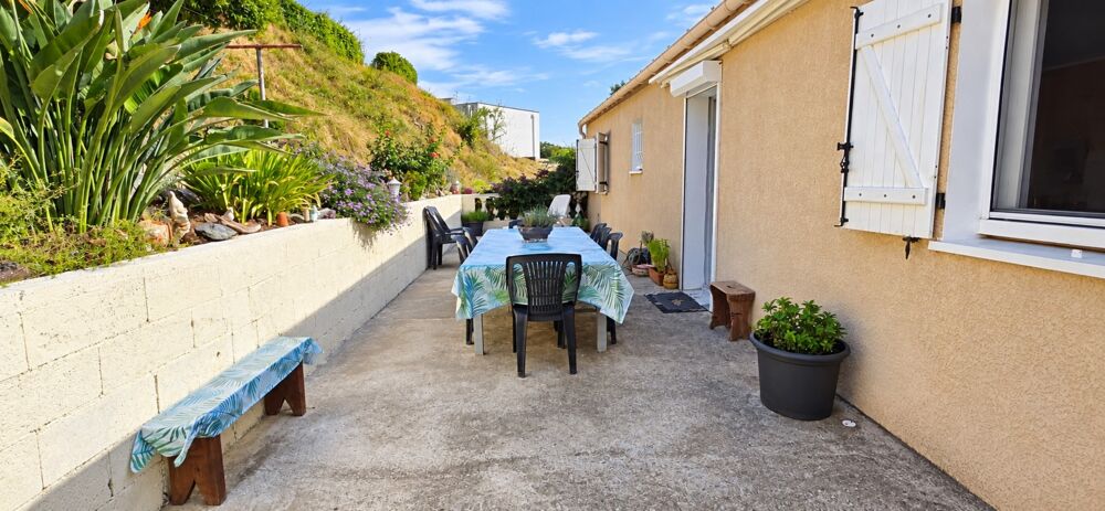 Vente Maison Maison T4 de 90 m² traversant – Deux terrasses – Garage d'environ 100 m² aménageable – Terrain environ 700m2 piscinable Venzolasca