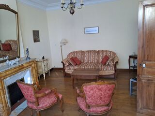  Maison  vendre 8 pices 220 m