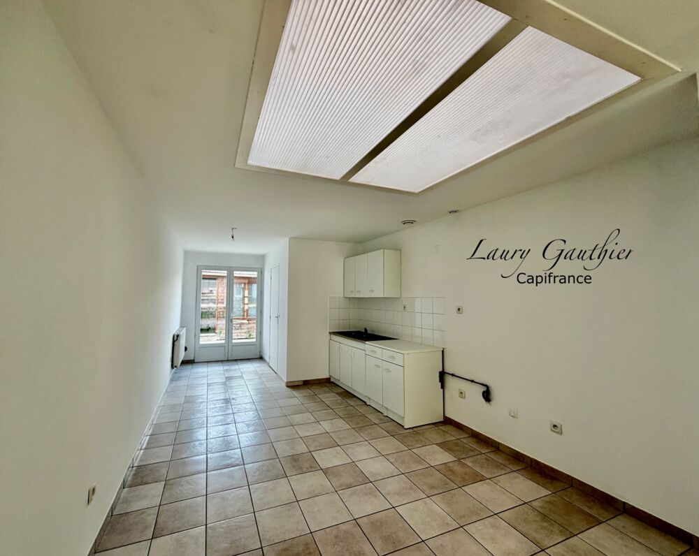Charmante maison 4 pièces de 90 m² à Armentières  Proche Belgique, Transports