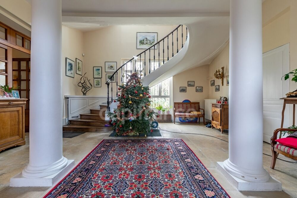 Vente Propriété/Château Château à vendre proche de Soissons – 720 m² avec 5 chambres -Maison indépendante de 85 m², piscine couverte, grand garage et pa Soissons