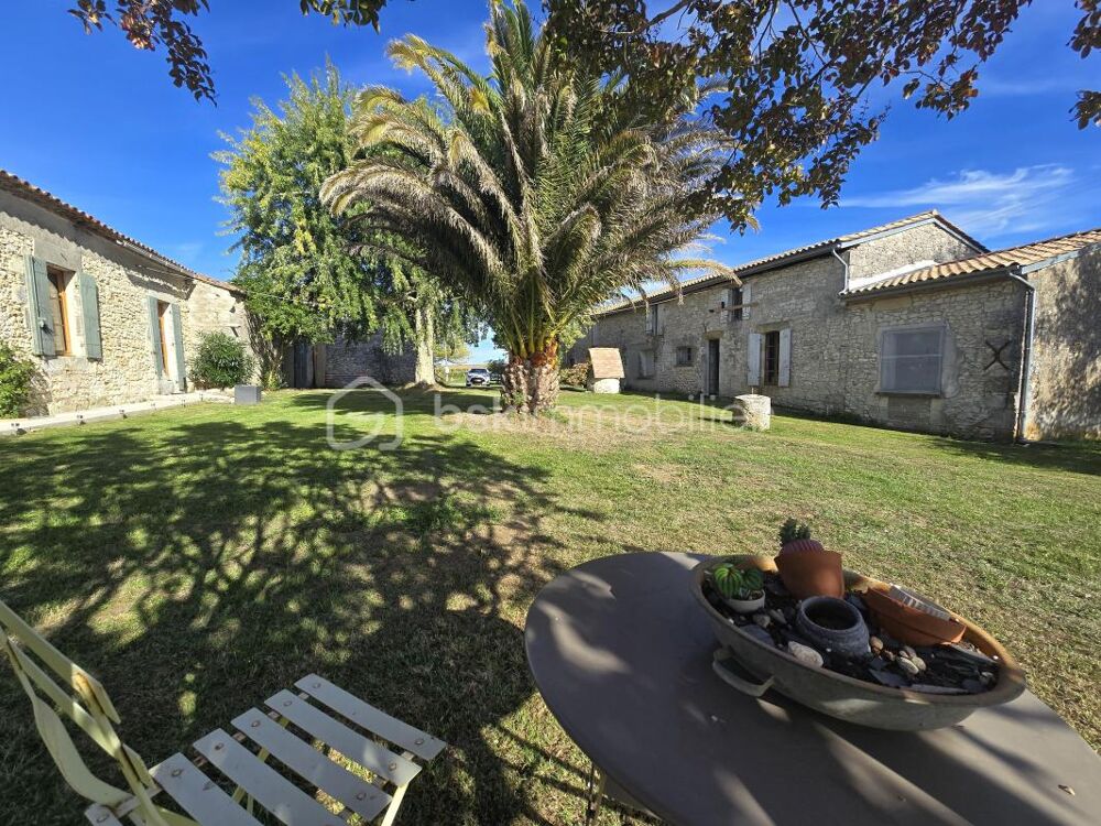 Vente Maison Corps de ferme en pierre au cœur des vignes – 157 m² habitables avec dépendances Pineuilh