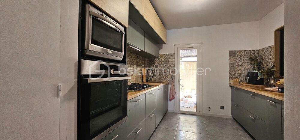 Vente Maison Maison familiale rénovée de 111,85 m² avec piscine, garage et atelier à Milhaud Milhaud