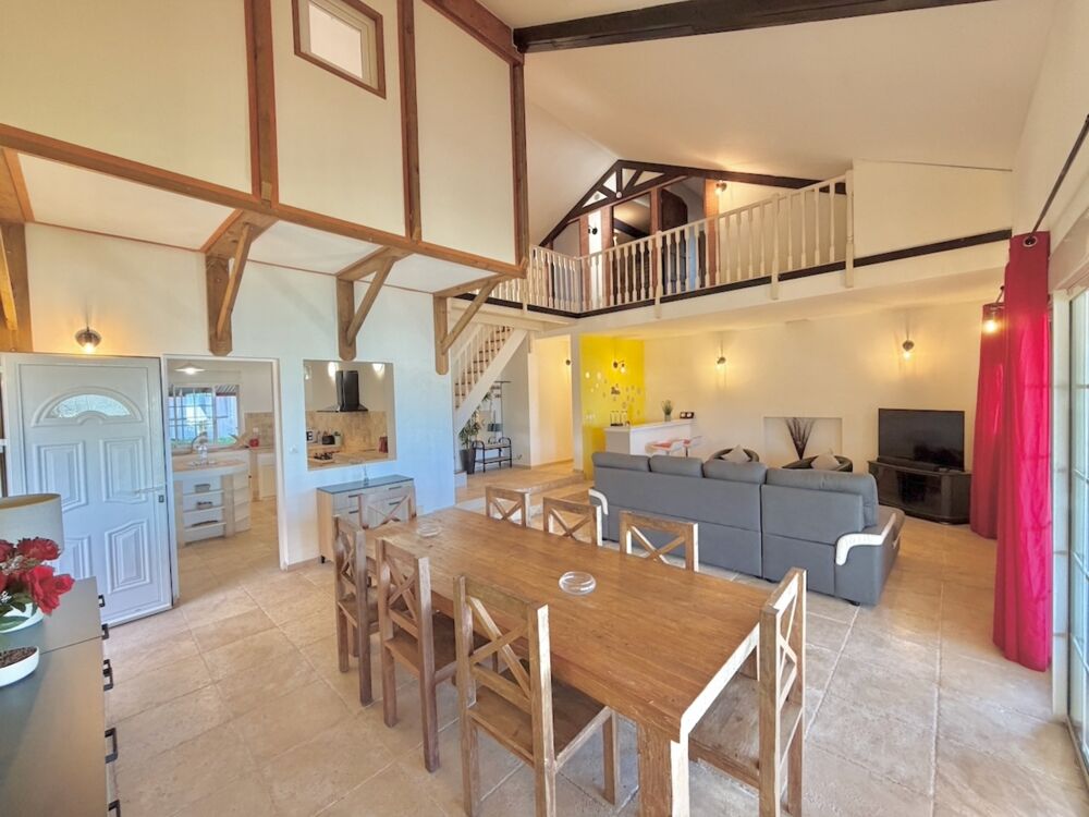 À vendre  Villa T11 d'exception avec piscine, jacuzzi et fort potentiel locatif  Mont-Vert-les-Bas (Saint-Pierre)