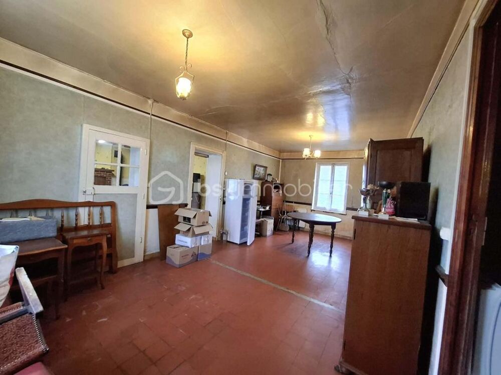 Jolie maison en pierre à rénover  Beau potentiel