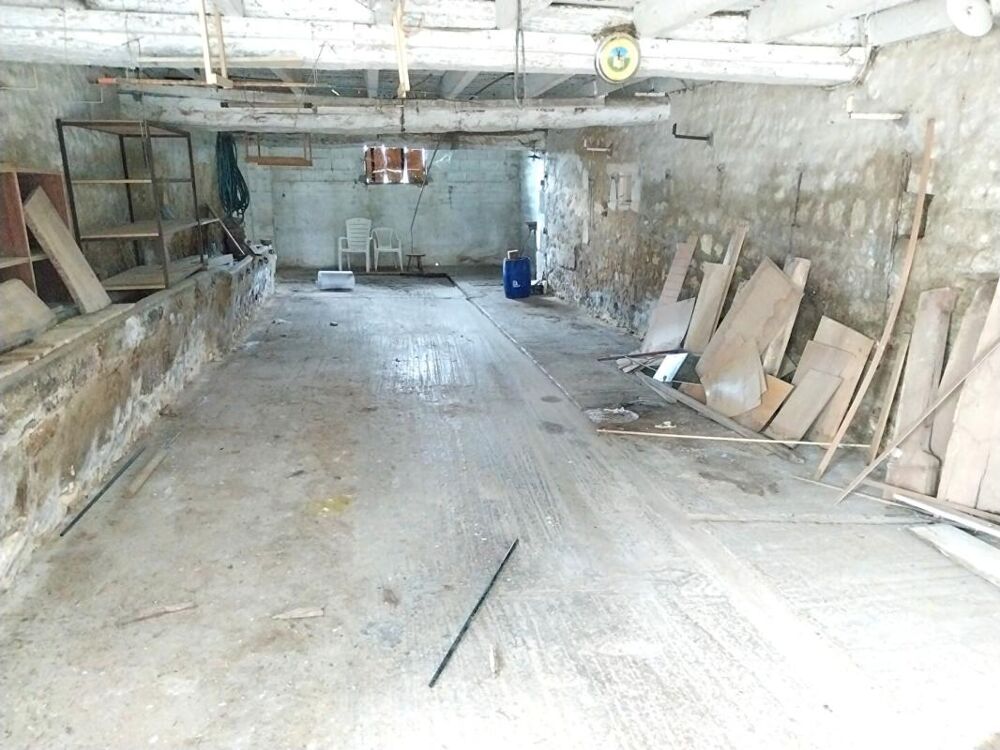 Saint Savinien 17350 Dépendance en Pierre à réhabiliter 225 m²