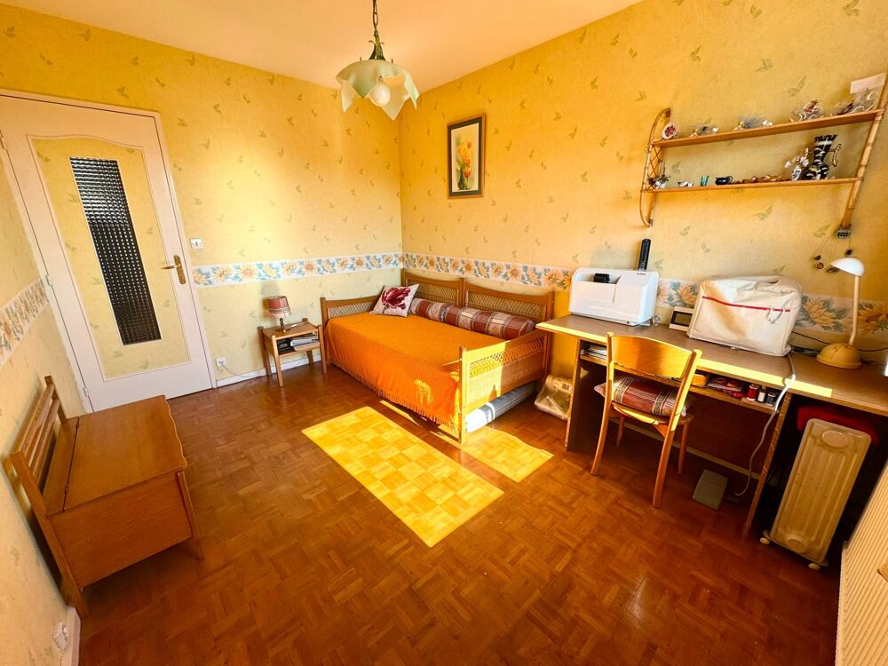 SAINT-JEAN-BONNEFONDS  Maison familiale de 120 m² avec jardin, terrasse et garage