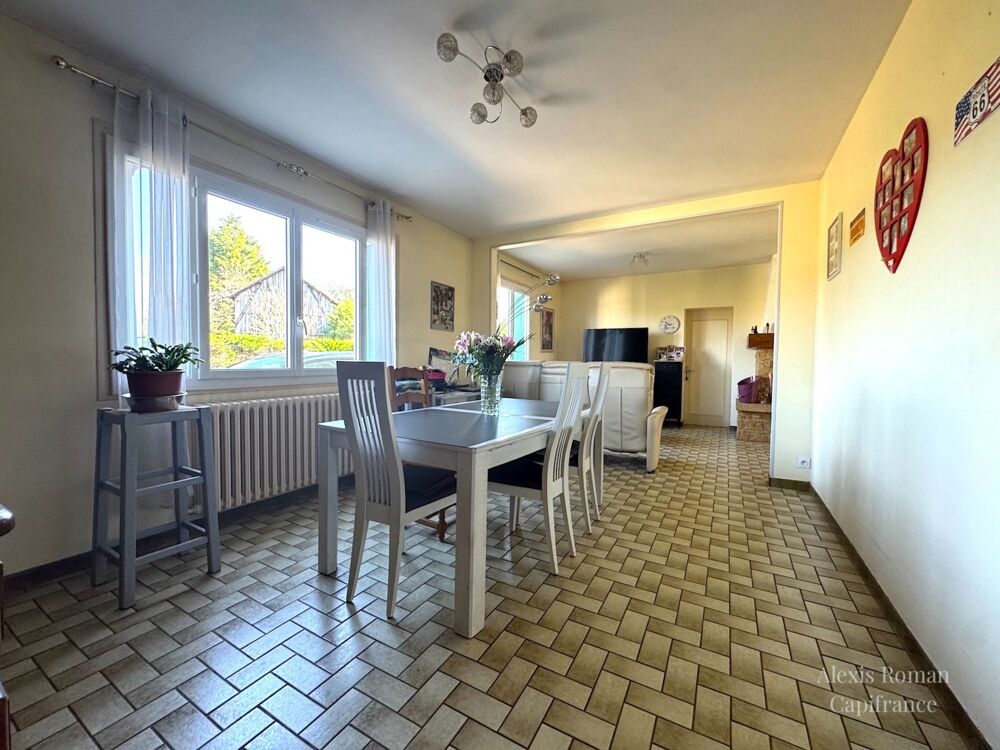 Maison de plain-pied 105 m² + double garage  env. 155 m² utiles  terrain 1 533 m²  proche commodités