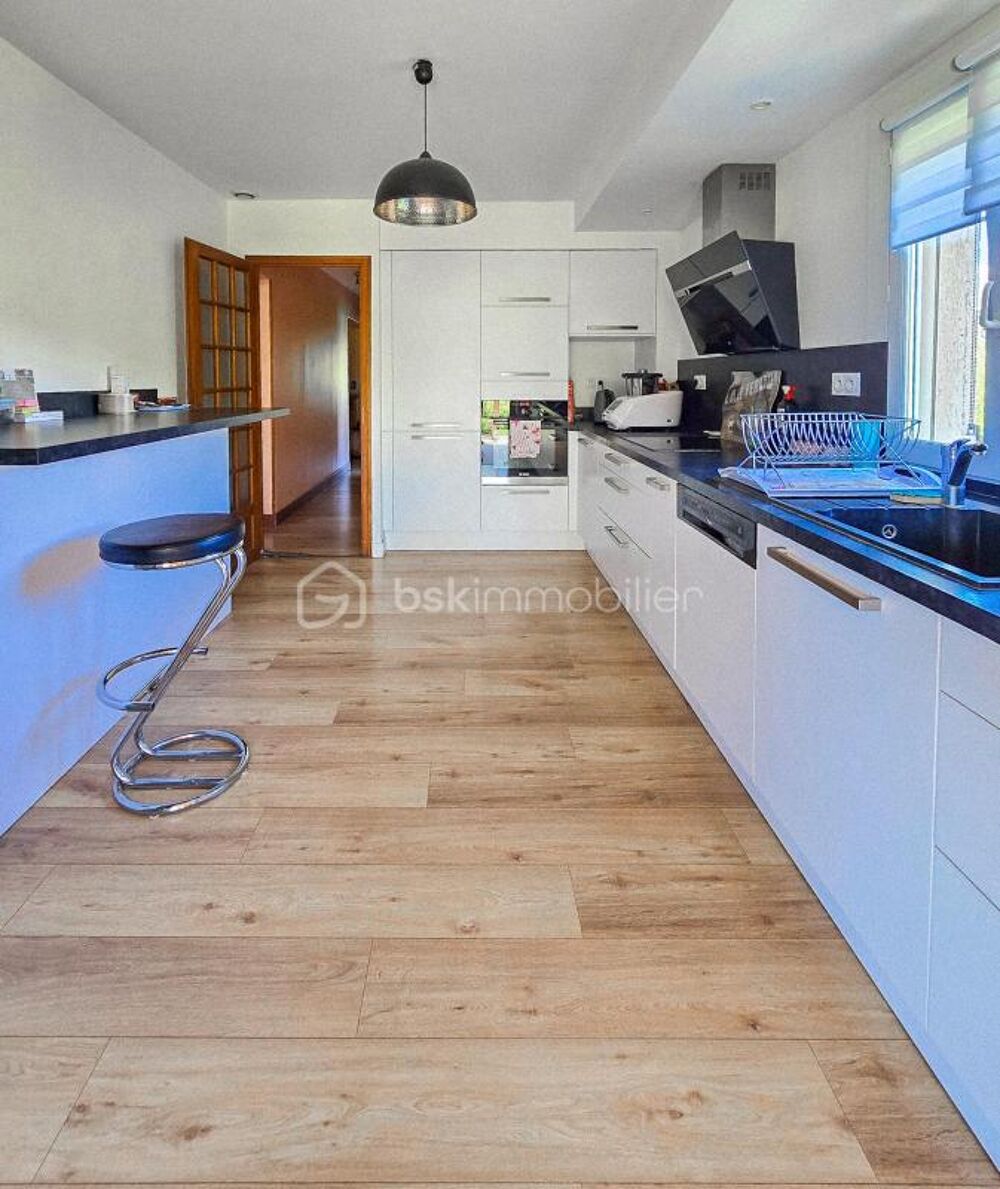 Vente Maison Maison familiale avec fort potentiel – 260 m² environ – Claix / Allée du Ruisseau Claix