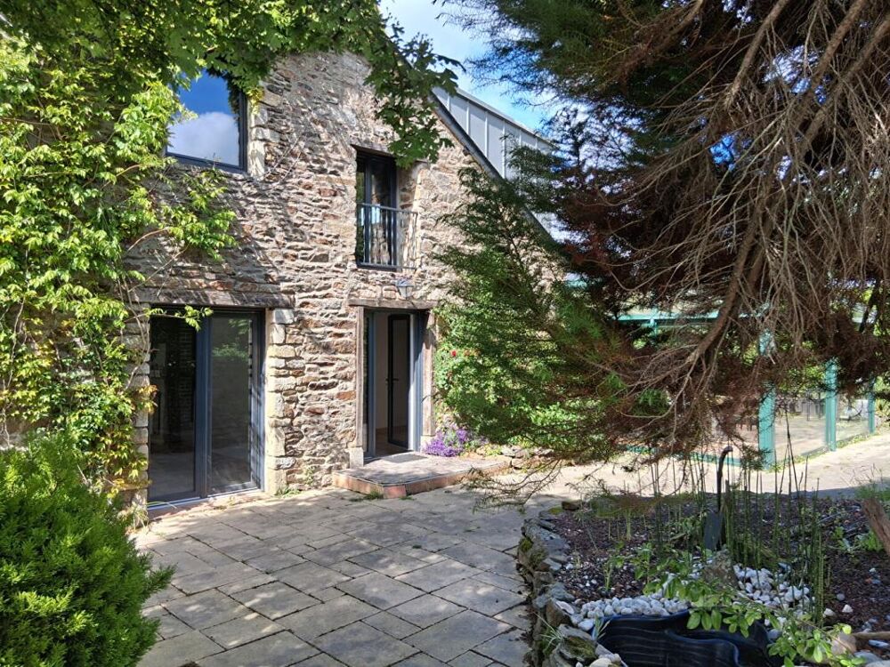 A 15mns de DINARD, maison en pierre, très bon état, 8 pièces et 6 chambres !