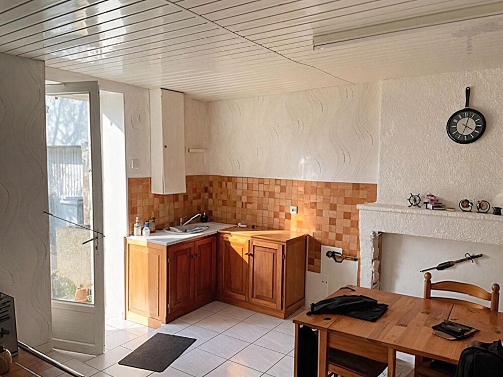 Vente Maison Maison à rénover avec beau potentiel - 105 m² - Proche La Rochelle Longeves