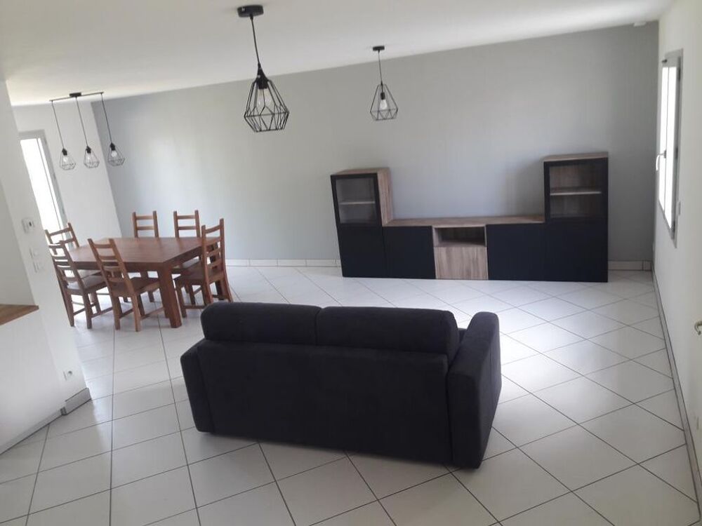 Location Maison Maison de 100m2 à louer sur Saint-Quentin-Fallavier Saint quentin fallavier
