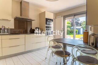  Maison à vendre 11 pièces 232 m²